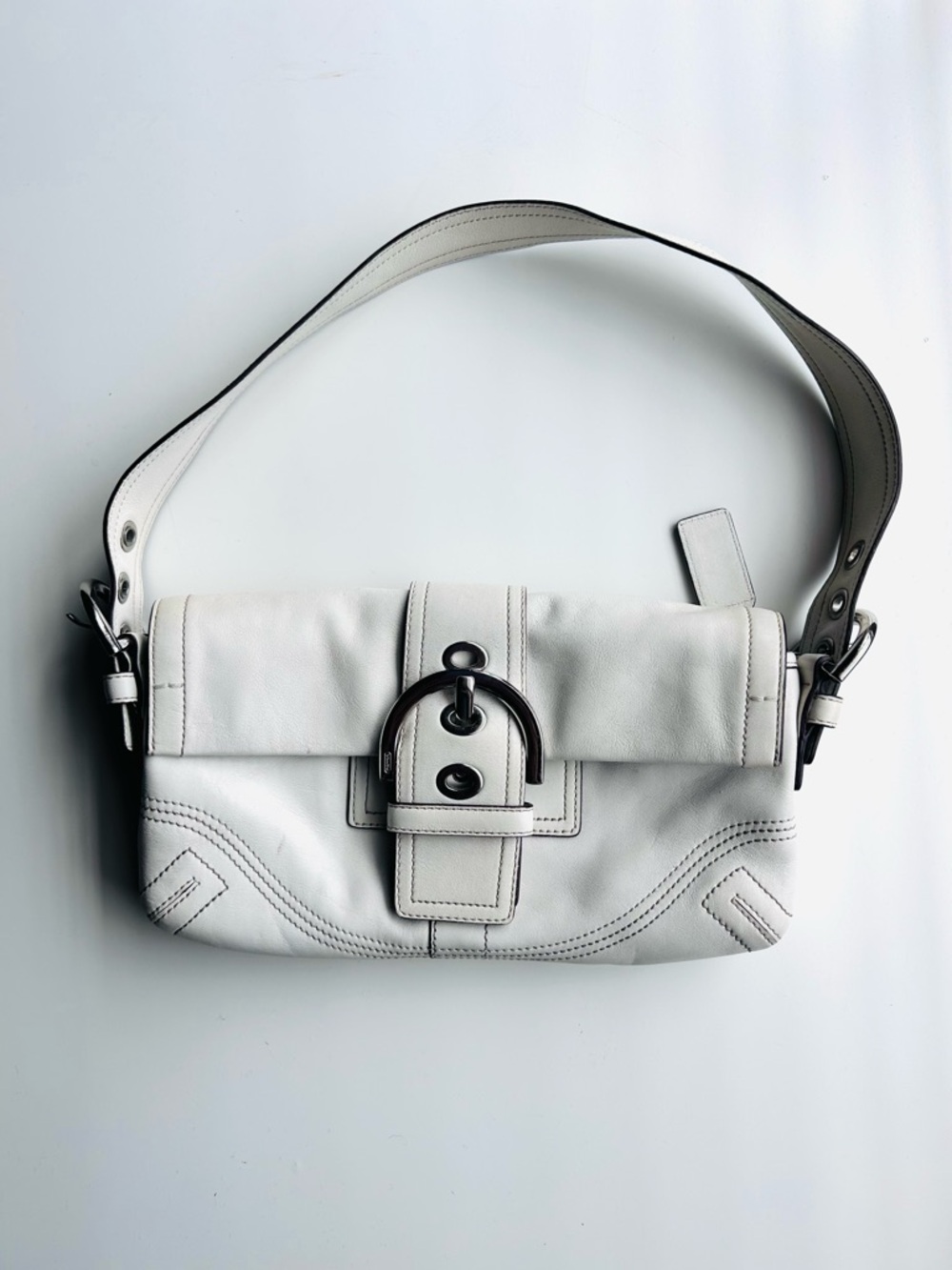 Coach Soho White Leather Shoulder Bag with Silver Hardware Vintage 8A05
